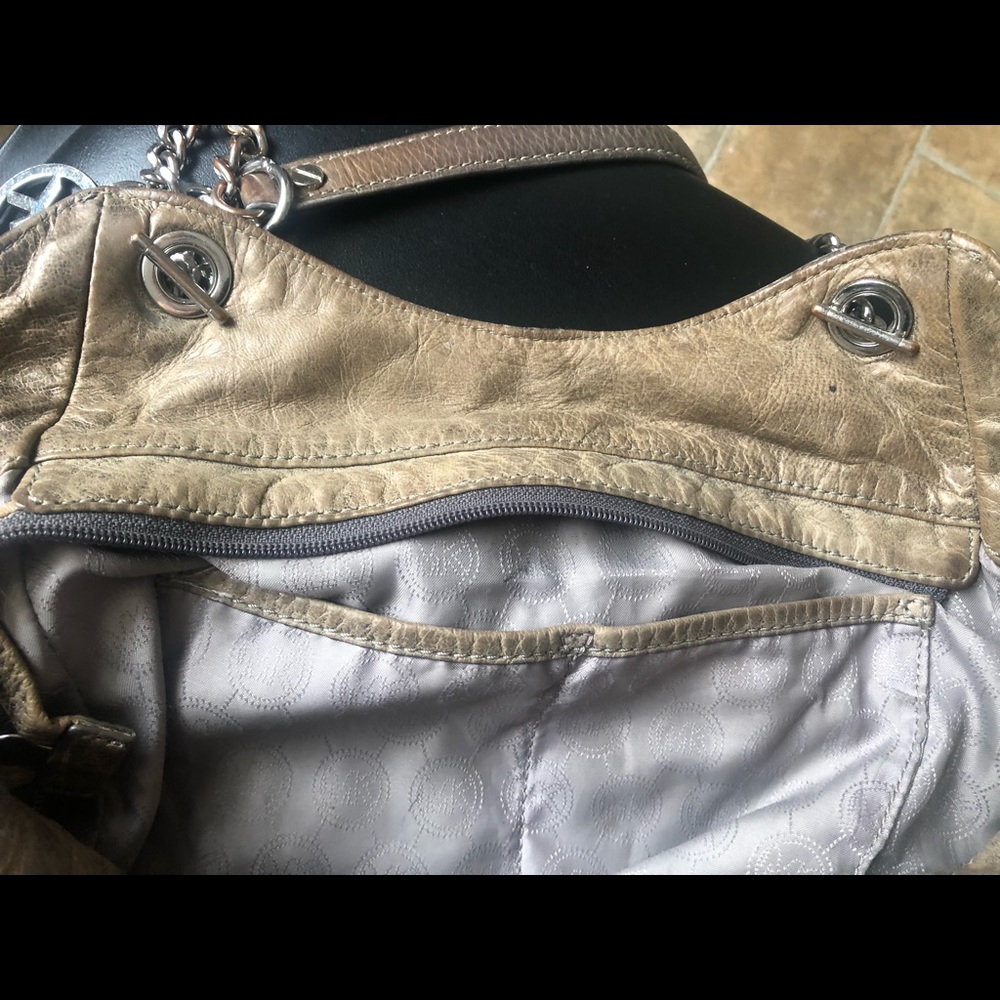 Grey leather Michael Kors purse - Picture 6 of 8